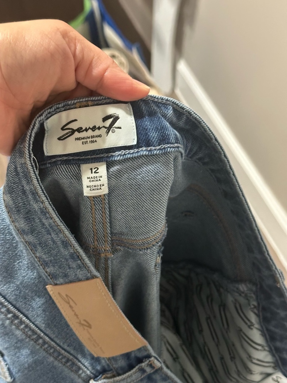 Seven7 Featherlight Straight Wide Leg Jeans in Size 12 Blue Denim - Picture 8 of 16